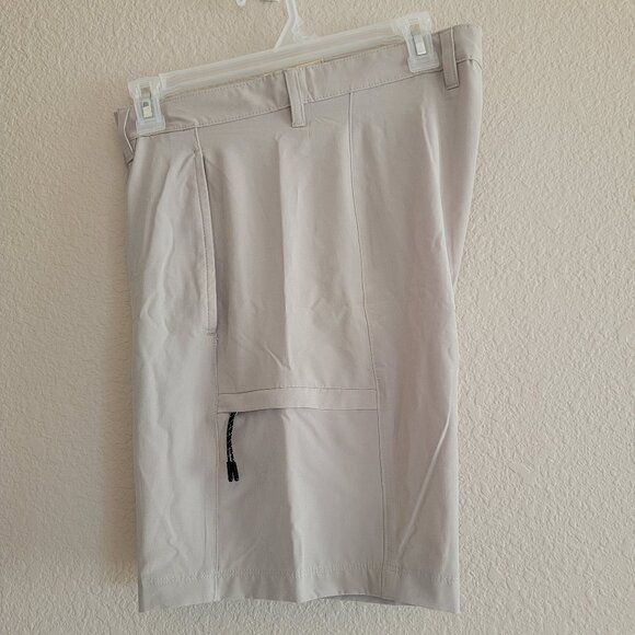 Legendary Outfitters Men’s Tech Shorts NWT - Picture 2 of 5